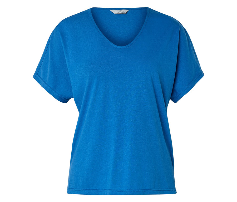 Niebieski T-shirt z dekoltem w serek.