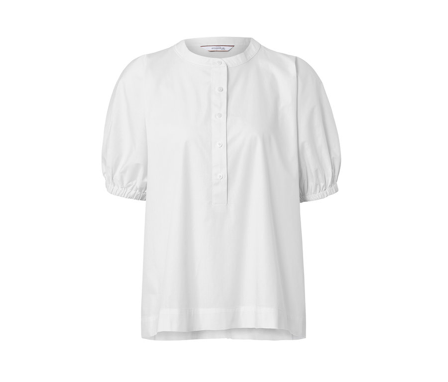 Biała bluzka z popeliny z krótkimi rękawami.