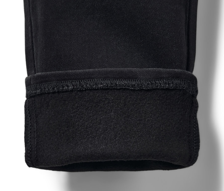 Zbliżenie na czarne tregginsy dziecięce – fason „Jule” z podwiniętym brzegiem.