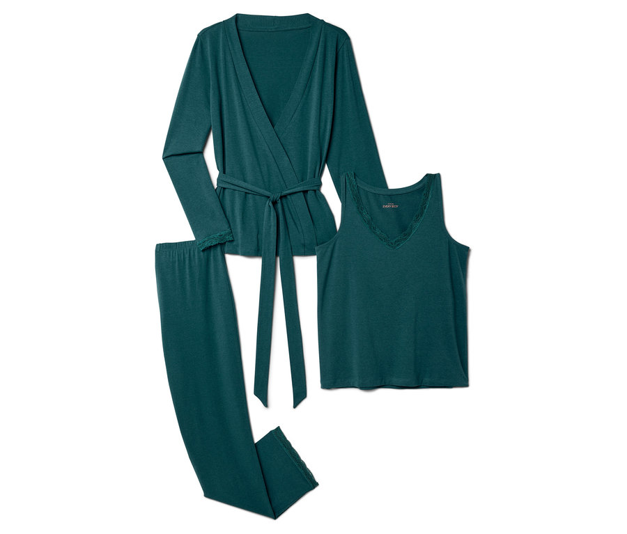 Zielony zestaw piżamy składający się z szlafroka z długim rękawem, topu na ramiączkach i spodni.