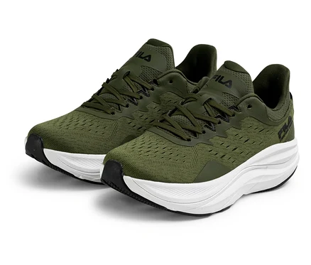 Dwa sneakersy męskie FILA Retron, beetle-white, stoją na białym tle.