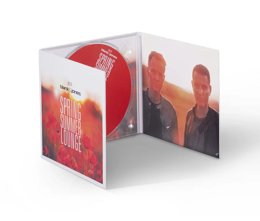 Otwarta płyta CD »Best of Blank & Jones: Spring Summer Lounge« z czerwoną płytą.