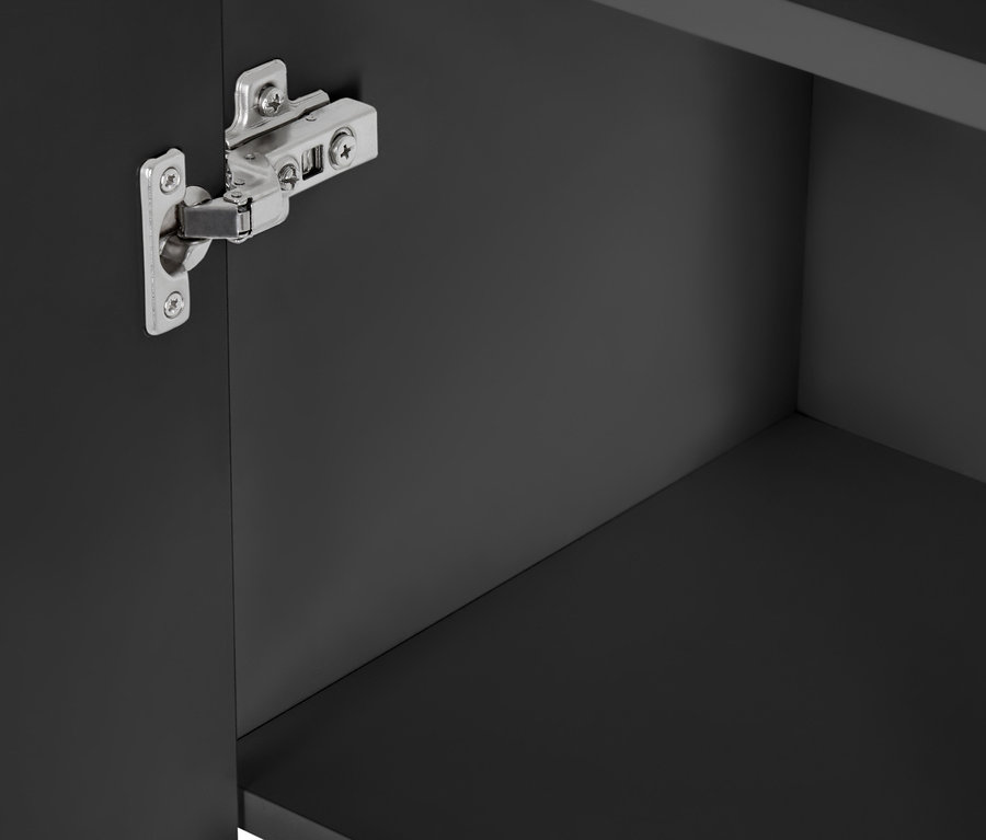 Szczegół wnętrza antracytowej szafki łazienkowej Eklund z zawiasami.