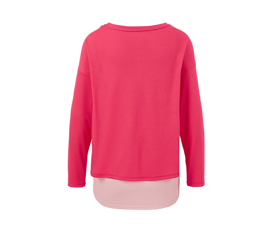 Widok z tyłu różowej koszulki sportowej 2 w 1.