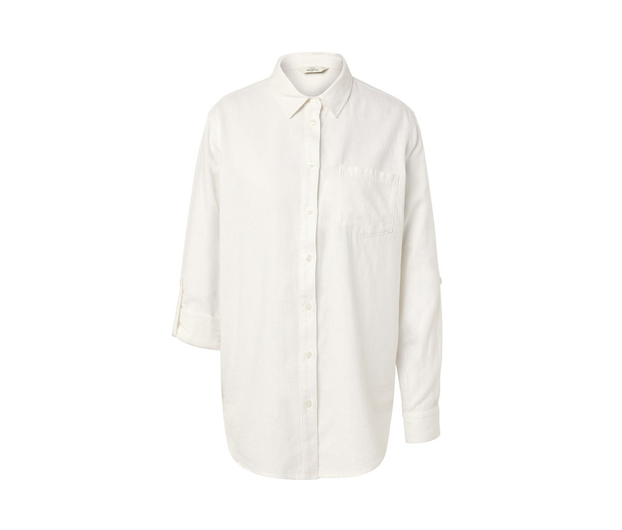 Biała długa lniana bluzka z guzikami i kieszenią na piersi.