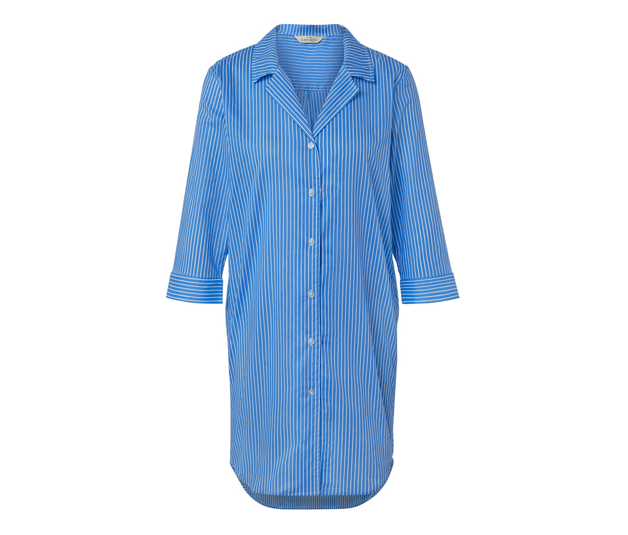 Niebiesko-biała koszula nocna z tkaniny w paski, zapinana na guziki.