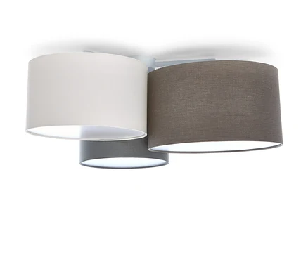 Lampa sufitowa z trzema tekstylnymi kloszami w kolorach białym, szarym i brązowym.