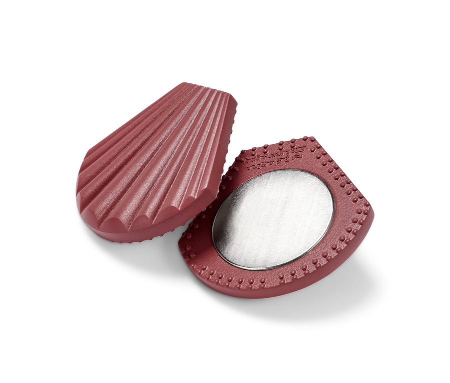 Dwa bordowe obciążniki do obrusu, 4 sztuki, leżą na białym tle.