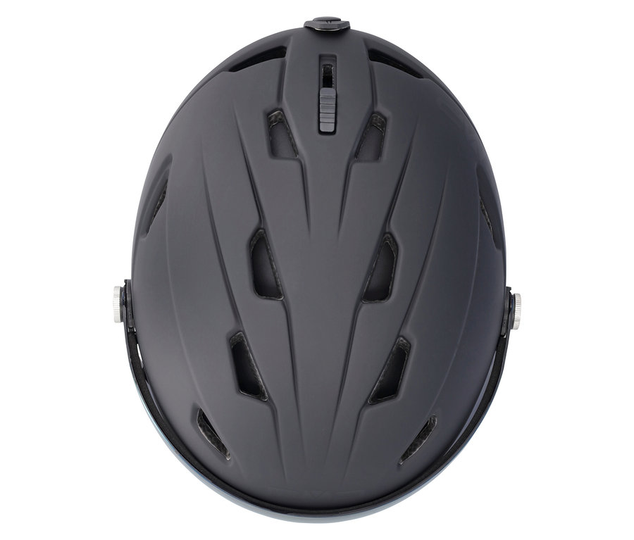 Widok z góry na matowy czarny kask z otworami wentylacyjnymi i daszkiem.