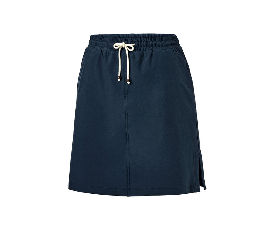 Granatowe szorty ze spódniczką ze sznurkiem w pasie.