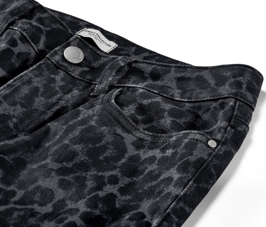 Szczegół spodni dżinsowych – fason „Kira”.