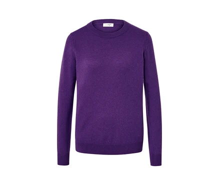 Fioletowy sweter z delikatnej dzianiny z kaszmirem.