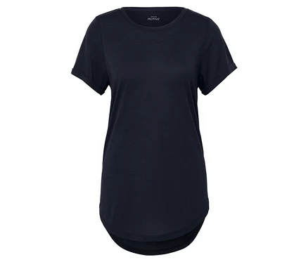 Czarny T-shirt z krótkim rękawem i okrągłym dekoltem.