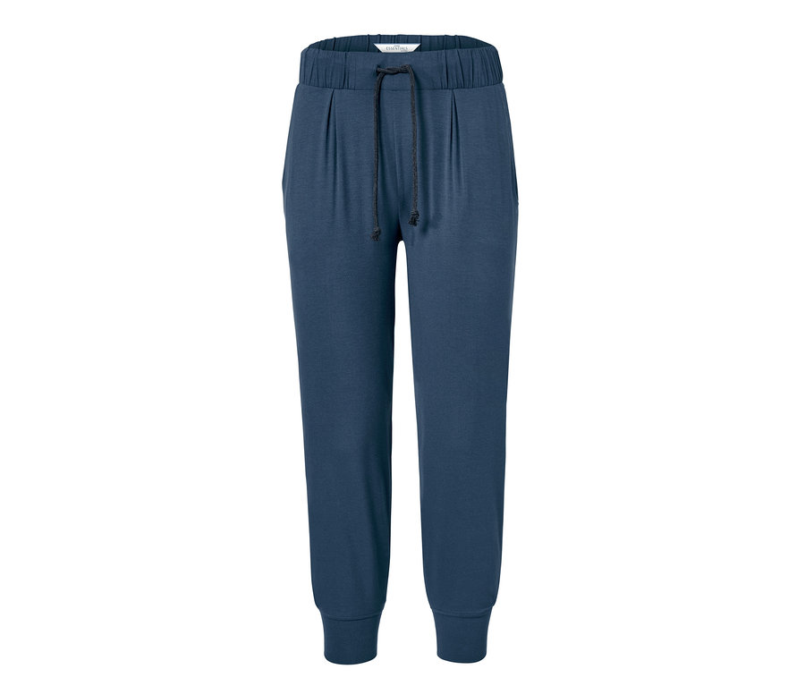 Spodnie dżersejowe o długości 3/4 ze sznurkiem w pasie.