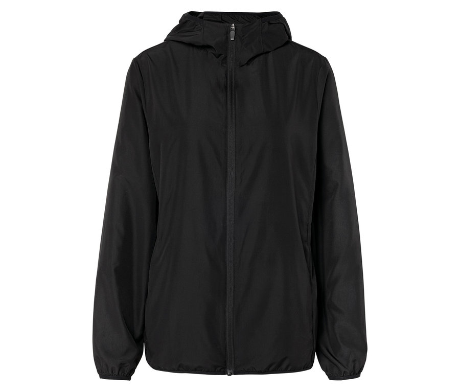 Czarna kurtka z kapturem i zamkiem błyskawicznym.