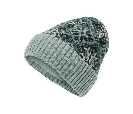 Dziana czapka beanie z jasnoniebieskim ściągaczem i ciemnozieloną koroną z wzorem Fair Isle w jasnym zielonym, kremowym i małymi różowymi akcentami.