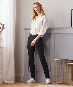 Moda Spodnie Spodnie ze stretchu women essentials by Tchibo Spodnie ze stretchu czarny-bia\u0142y Wz\u00f3r w kratk\u0119 