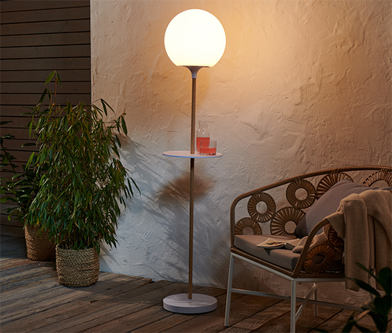 Lampa stojąca LED ze stołem