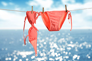 Dla tych kobiet, które nie chcą nosić bikini: w Tchibo dostępne są również jednoczęściowe kostiumy kąpielowe w modnych wzorach.