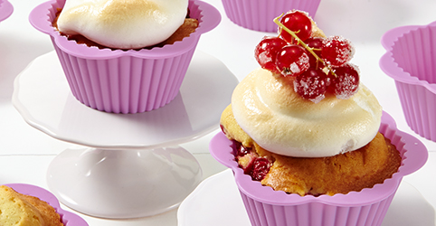 Muffiny porzeczkowe z kapturkiem bezowym